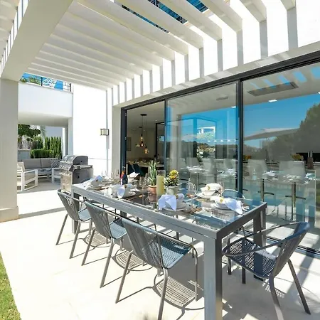 Golf-Front Villa Private Pool Sleeps 8 *