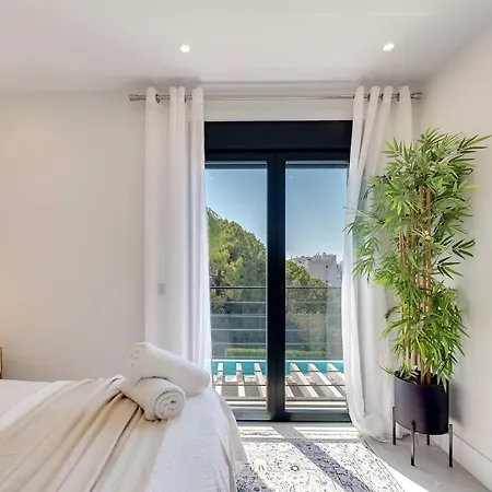 Apartment Golf-Front Villa Private Pool Sleeps 8 *