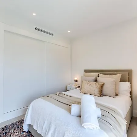 Golf-Front Villa Private Pool Sleeps 8 *