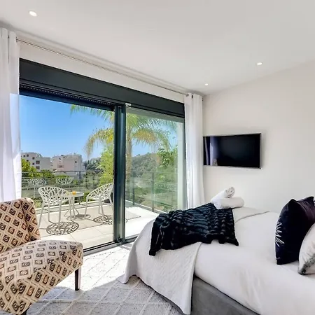 Golf-Front Villa Private Pool Sleeps 8 *